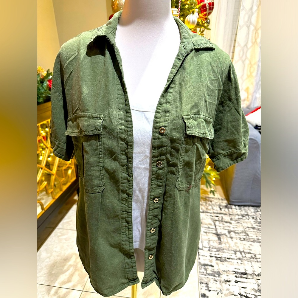 Zara green button up top